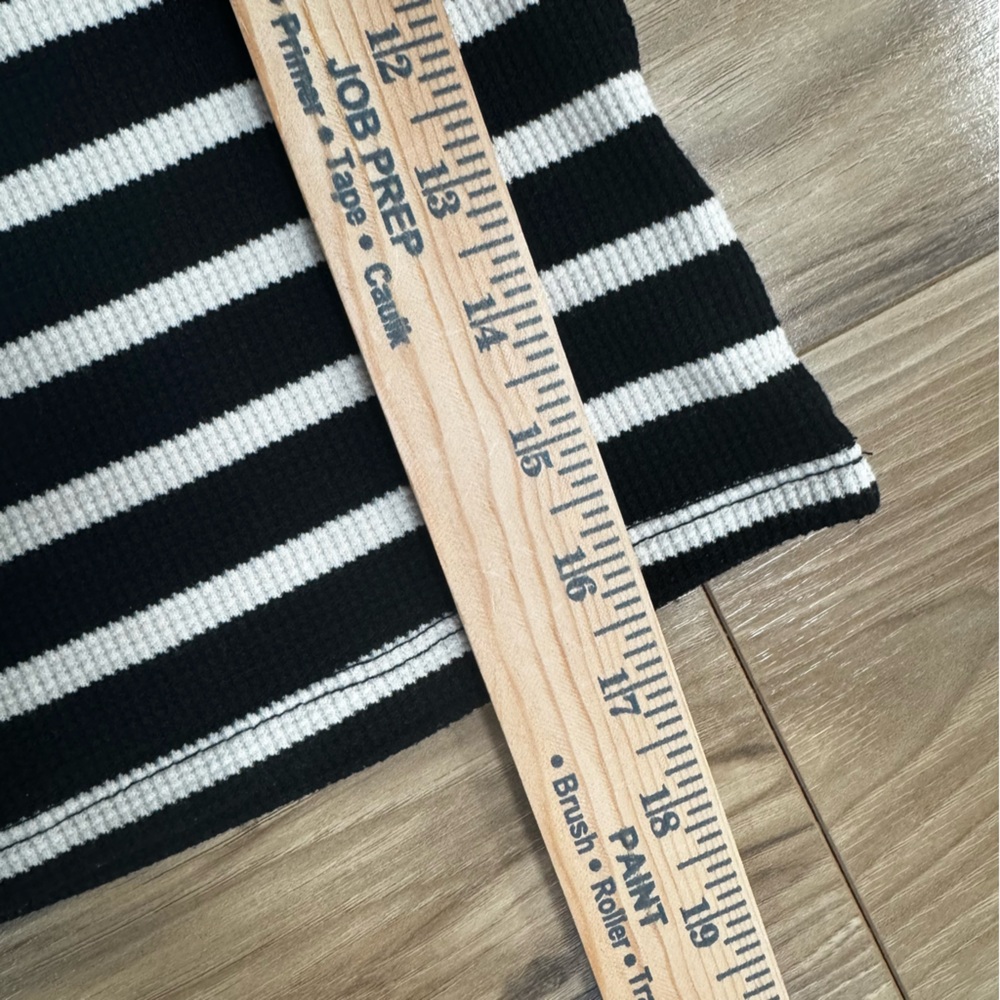 Atelier By Kirious XS Black & White Striped Short Sleeve Cropped Knit Top Preppy - Picture 4 of 6